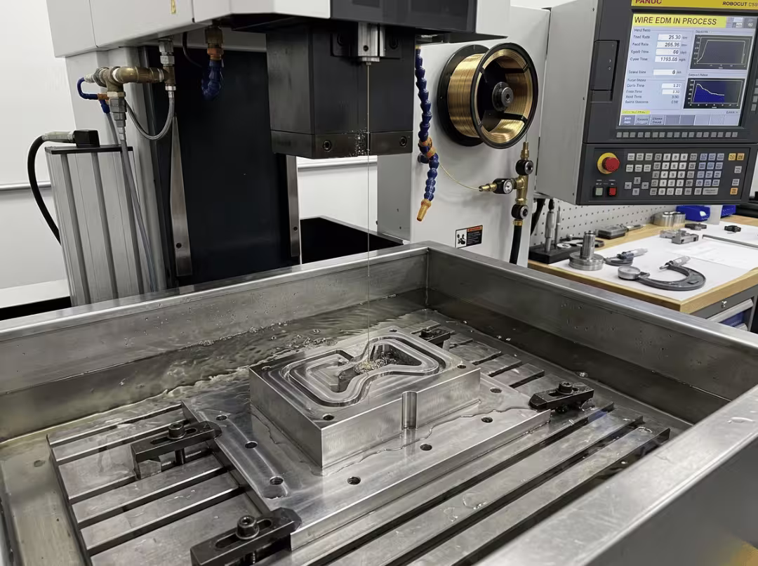 Wire EDM machine Wire EDM machine